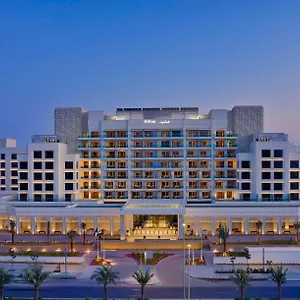5* אתר נופש Hilton Yas Island